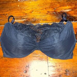 Victoria’s Secret push-up bra size 36D.